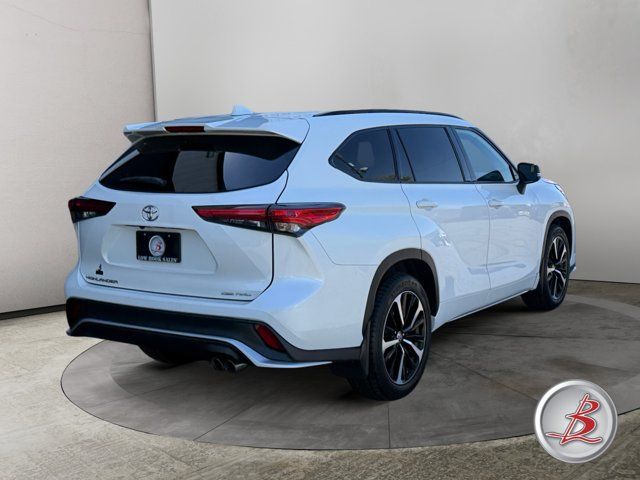 Used 2021 Toyota Highlander XSE AWD/4WD image 7