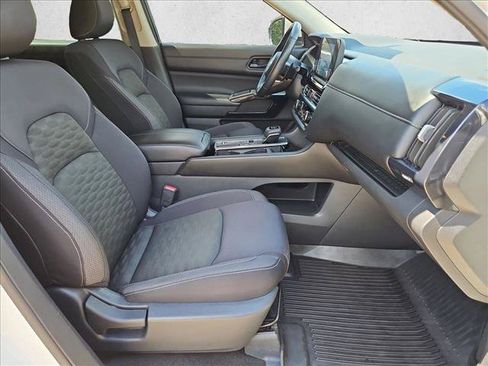 Used 2024 Nissan Pathfinder SV FWD image 21