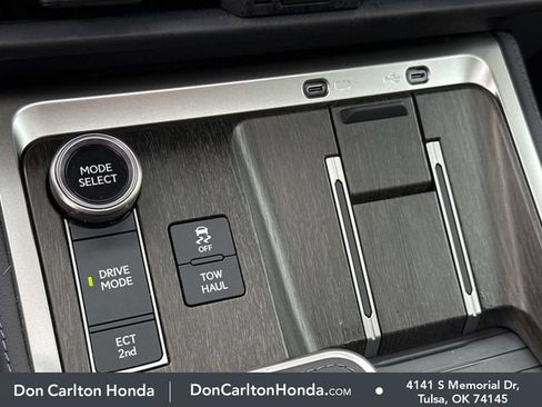 Used 2024 Lexus GX 550 w/ Cold Area Package AWD/4WD image 22