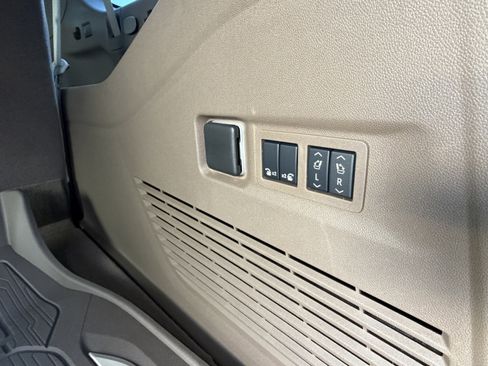 New 2026 GMC Yukon XL Denali w/ Denali Reserve Package image 11