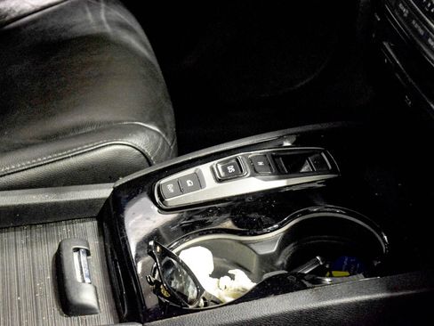 Used 2019 Honda Pilot Touring image 8