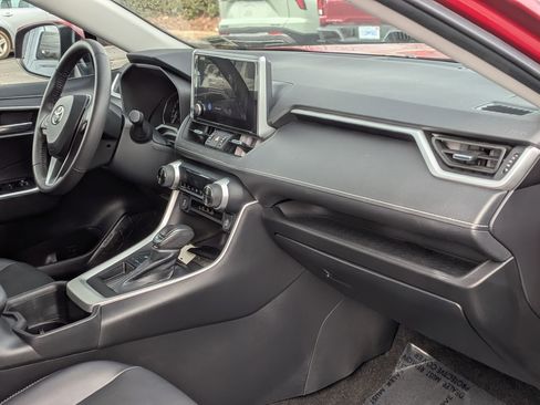 Used 2023 Toyota RAV4 XLE Premium image 22
