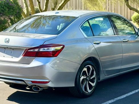Used 2017 Honda Accord EX-L image 8
