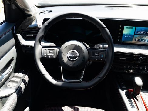 New 2025 Nissan Kicks SR image 11