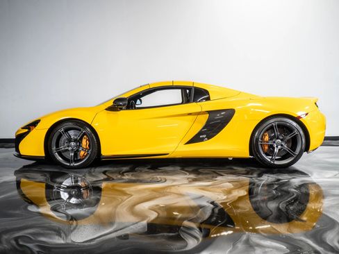 Used 2015 McLaren 650S Spider image 17
