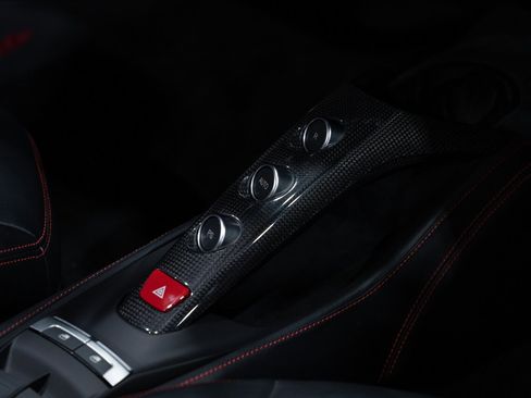 Used 2018 Ferrari 488 Spider image 61