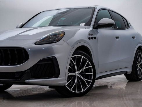 Certified 2024 Maserati Grecale Trofeo image 2