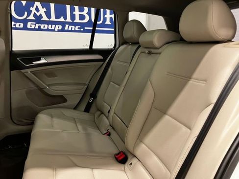 Used 2015 Volkswagen Golf TDI SE image 35