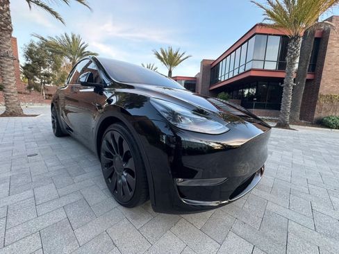 Used 2023 Tesla Model Y Performance AWD/4WD image 9