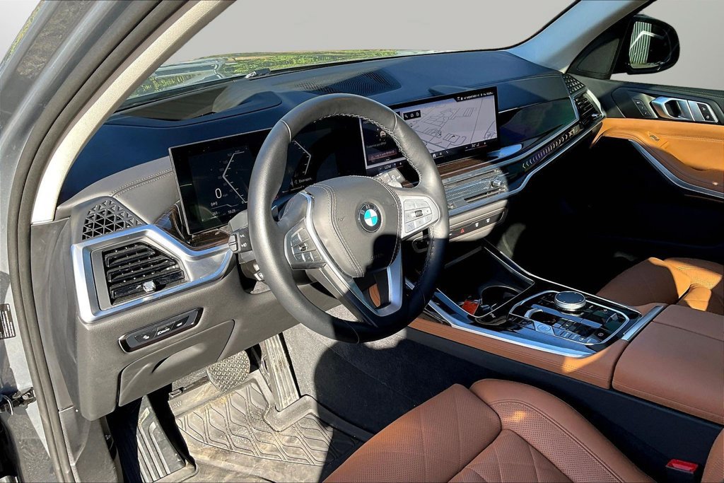 Used 2024 BMW X7 xDrive40i AWD/4WD image 17