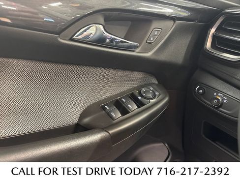 Used 2025 Chevrolet TrailBlazer LS w/ LS Convenience Package AWD/4WD image 20