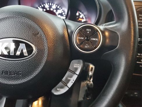 Used 2017 Kia Soul + image 22