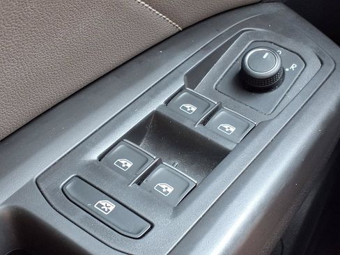 Used 2022 Volkswagen Atlas SE FWD image 17