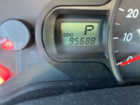 Used 2013 Toyota Sienna LE FWD image 15