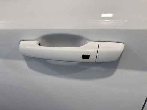 Used 2024 Hyundai Venue Limited FWD image 14