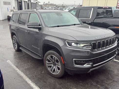 Used 2024 Jeep Wagoneer Series II image 1