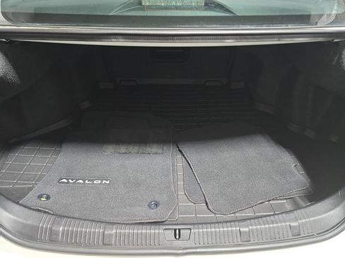 Used 2018 Toyota Avalon Touring w/ Carpet Mat Package FWD image 13