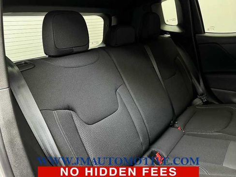 Used 2022 Jeep Renegade Altitude image 18