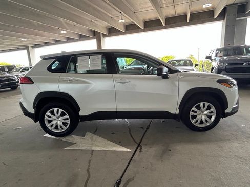 Used 2024 Toyota Corolla Cross L FWD image 6