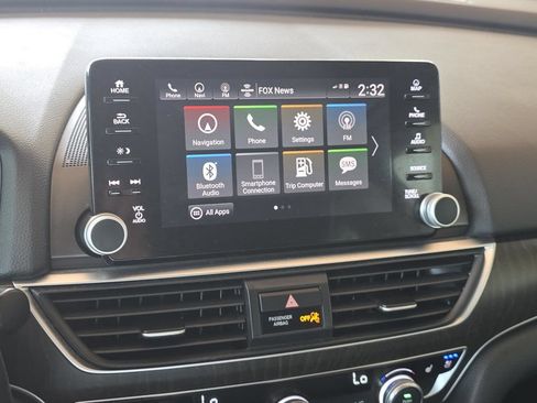 Used 2018 Honda Accord Touring image 19