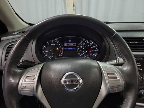 Used 2017 Nissan Altima 2.5 SV w/ Convenience Package FWD image 16