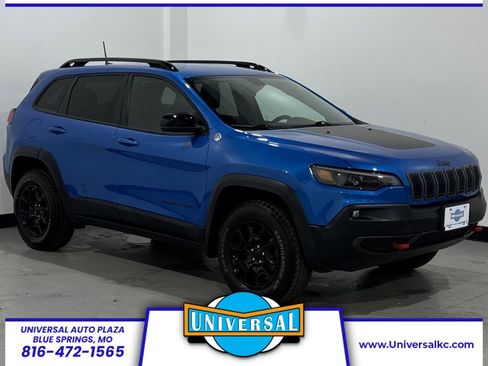 Used 2022 Jeep Cherokee Trailhawk w/ Trailer Tow Group image 1