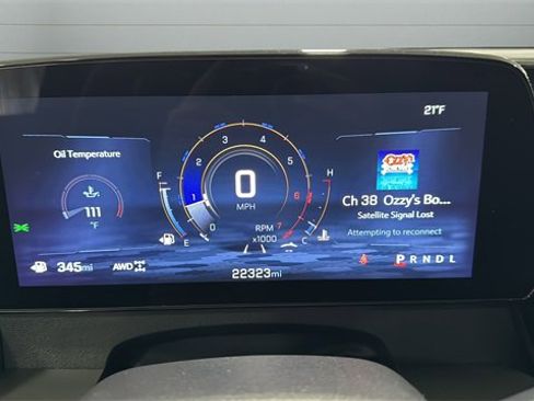 Used 2025 Chevrolet Traverse LT image 13