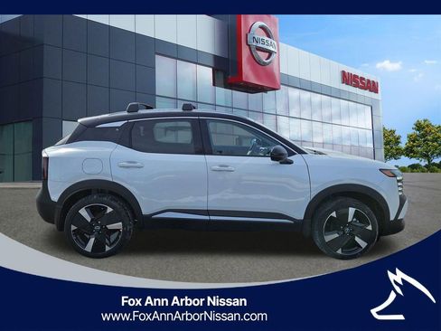 New 2026 Nissan Kicks SR w/ Cold Weather Package image 6