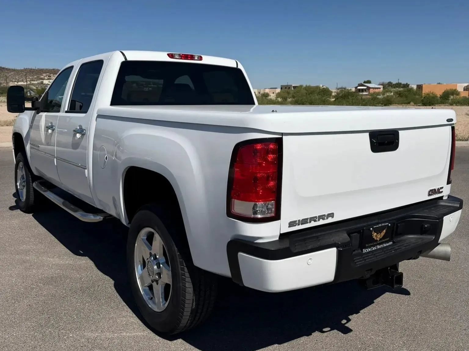 Used 2011 GMC Sierra 2500 Denali AWD/4WD image 3