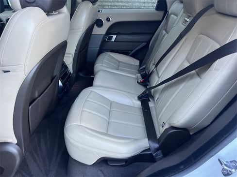 Used 2020 Land Rover Range Rover Sport HSE image 22