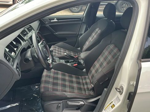 Used 2017 Volkswagen GTI SE FWD image 15