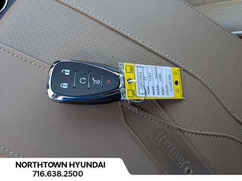 Used 2023 Chevrolet Traverse Premier w/ LPO, Floor Liner Package AWD/4WD image 22