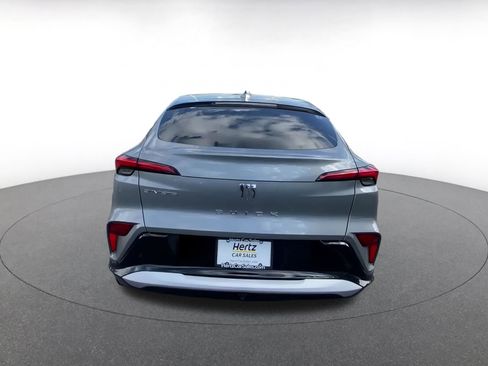 Used 2025 Buick Envista Sport Touring image 12