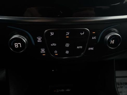 Used 2023 Chevrolet Traverse LT image 24