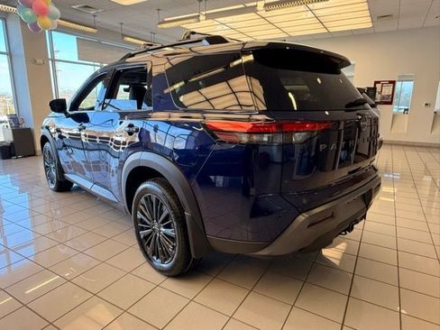 New 2026 Nissan Pathfinder SL w/ SL Premium Package image 7