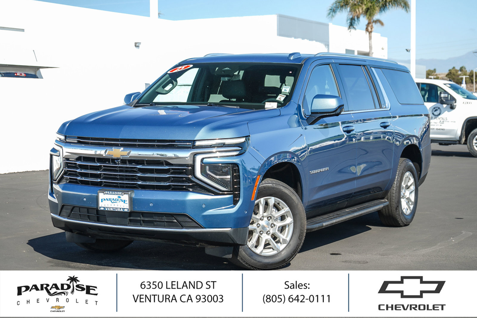 Used 2025 Chevrolet Suburban LT AWD/4WD image 1