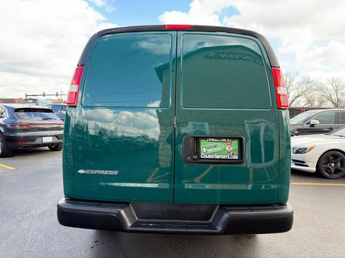 Used 2023 Chevrolet Express 3500 w/ Driver Convenience Package image 6
