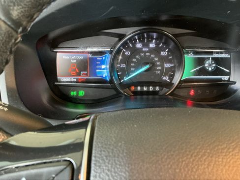 Used 2018 Ford Explorer Limited image 10