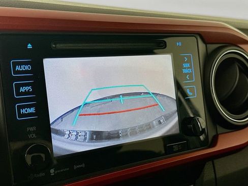 Used 2019 Toyota Tacoma TRD Sport image 16