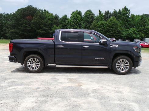 Used 2022 GMC Sierra 1500 Denali AWD/4WD image 3