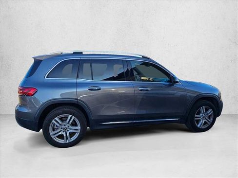 Used 2022 Mercedes-Benz GLB 250 w/ Premium Package Lite image 4