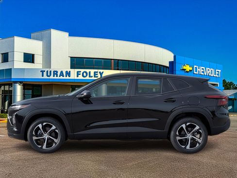 New 2026 Chevrolet Trax RS w/ Sunroof Package FWD image 2