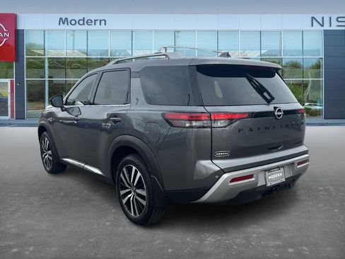 Certified 2024 Nissan Pathfinder Platinum w/ Black Appearance Package image 7