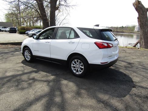 Used 2019 Chevrolet Equinox LS image 28