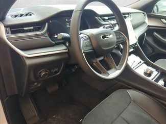 New 2025 Jeep Grand Cherokee L Laredo video 3