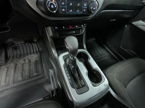 Used 2022 Chevrolet Colorado LT w/ Fleet Safety Package image 14