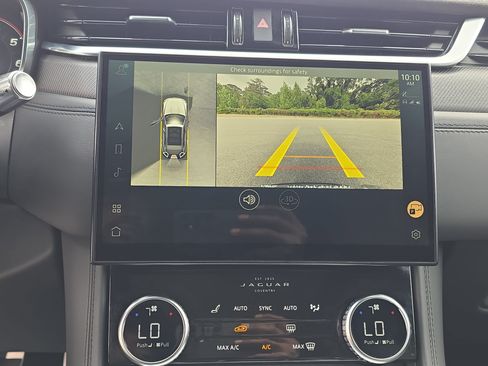 Certified 2022 Jaguar F-PACE SVR AWD/4WD image 24