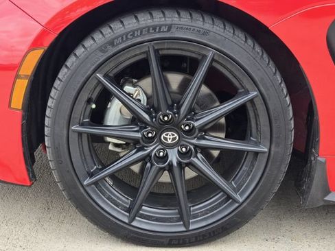 Used 2025 Toyota GR86 Premium RWD image 11