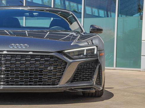 Used 2021 Audi R8 V10 w/ Premium Package image 7