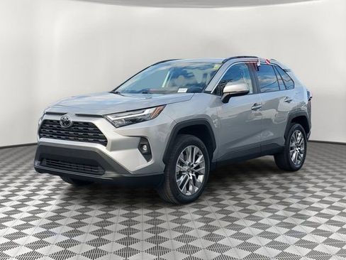 Used 2023 Toyota RAV4 XLE Premium image 3